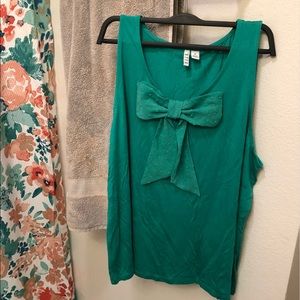NWOT super cute bow tank
